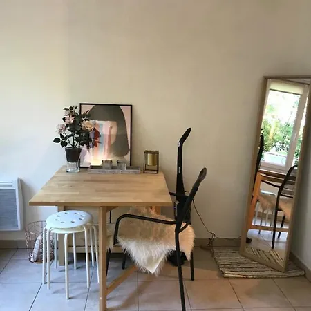 Appartamento Charmant Studio à Avec Parking Privatif Tolone